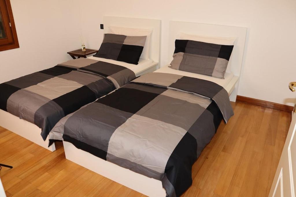 Appartement Dans Un Terrain De Golf, 5 Min De La Mer En Voiture, Parking Gratuit Cogoleto Kültér fotó