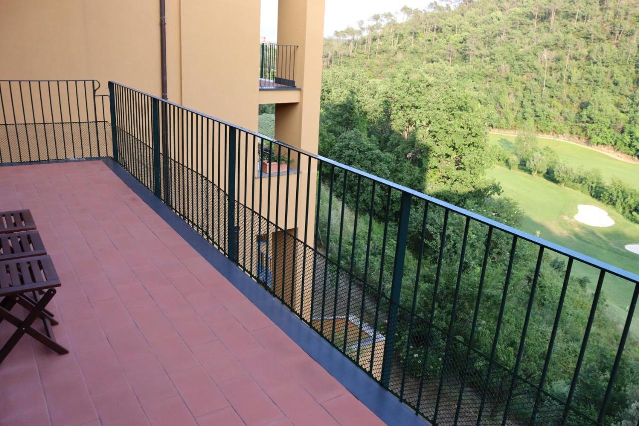 Appartement Dans Un Terrain De Golf, 5 Min De La Mer En Voiture, Parking Gratuit Cogoleto Kültér fotó