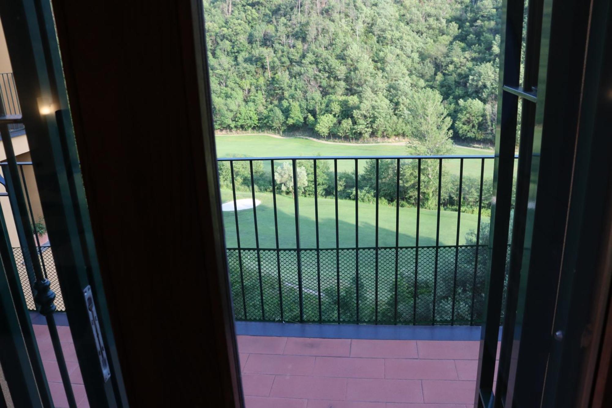 Appartement Dans Un Terrain De Golf, 5 Min De La Mer En Voiture, Parking Gratuit Cogoleto Kültér fotó